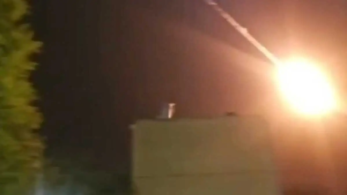 Impacto dun m&iacute;sil iraniano sobre a cidade israel&iacute; de Dimona. (Foto: Al Mayadeen)