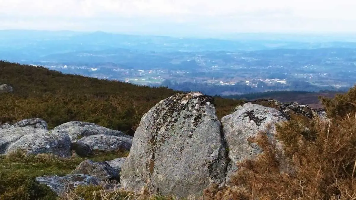 T&uacute;mulos dos Seixos Brancos, no Monte Cabalar, na fregues&iacute;a de Nigoi (A Estrada, Tabeir&oacute;s-Terra de Montes). (Foto: Gonzalo Constenla Bergueiro)