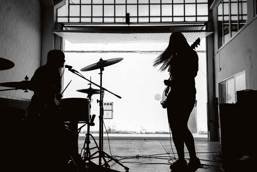 A banda nunha imaxe do videoclip de 'Agitar'