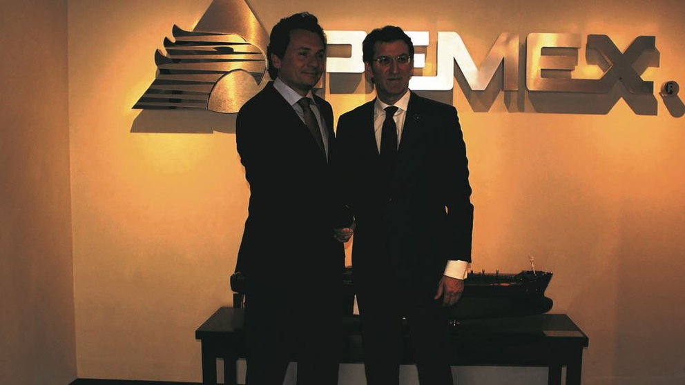 Alberto Núñez Feixoo nun encontro con Emilio Lozoya Austín en 2014 na sede de Pemex en México. (Foto: Europa Press)