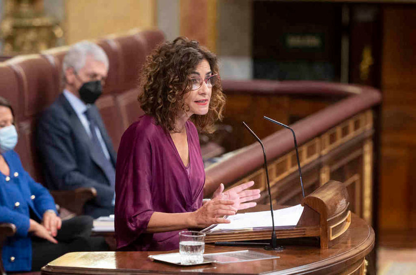 A ministra de Facenda, María Jesús Montero, onte no Congreso. (Foto: Alberto Ortega / Europa Press)