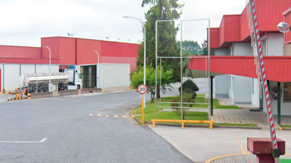 Vista das instalacións de Tegestacín, pertencente ao grupo Logística Alimentaria, no concello de Outeiro de Rei (Foto: Nós Diario).