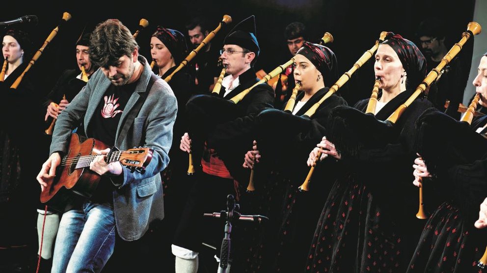 A banda de gaitas El Trasno
utilizou o galego-asturiano
no festival Liet.