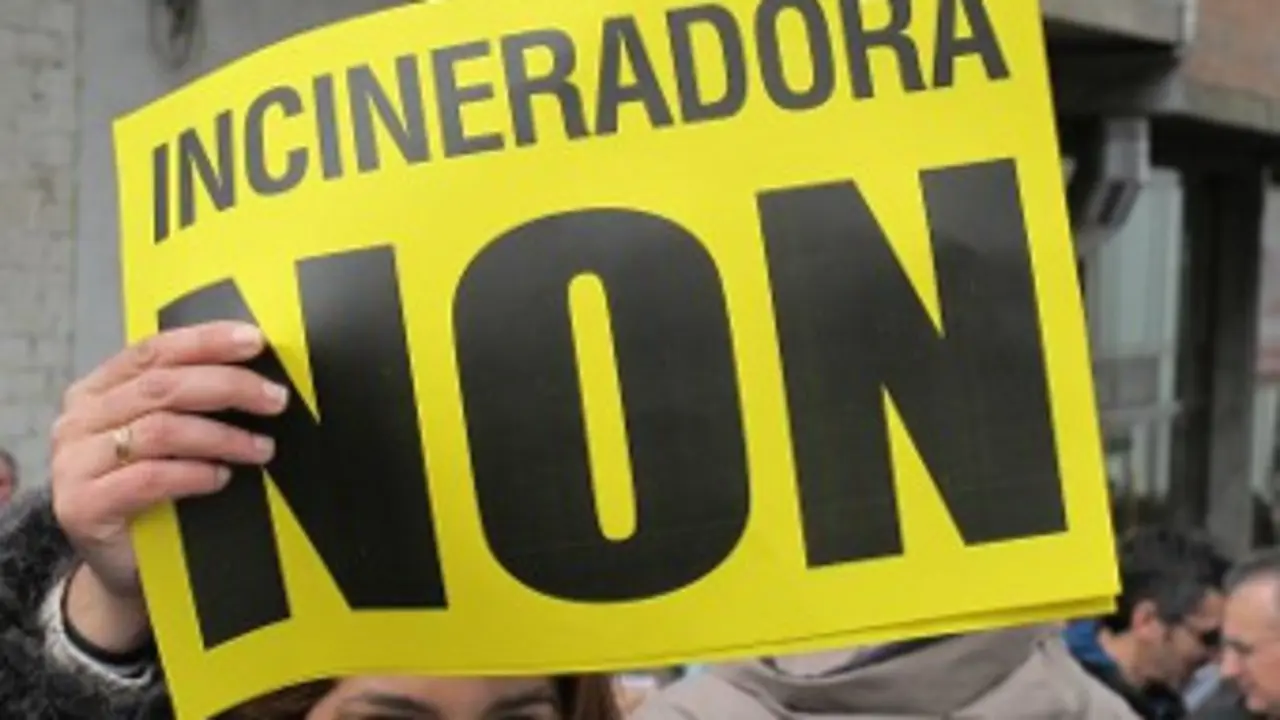 Manifestaci&oacute;n contra a incineraci&oacute;n no Deza