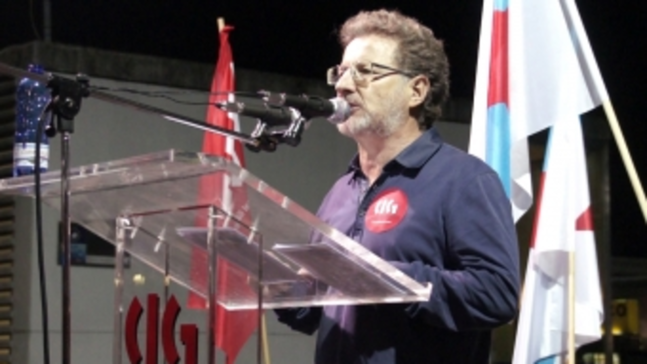 Suso Seixo, secretario xeral da CIG, palestrando onte en Vigo