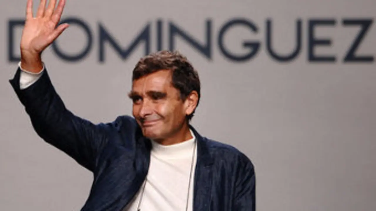 Adolfo+Dominguez+Cibeles+Madrid+Fashion+Week+bqzrdG3YeDWl