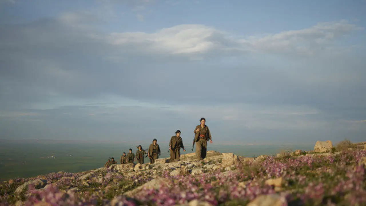 PKK-Kurdistan-Workers-Party-Patrol-Makhmour-Iraq-Guerrilla_Fighters_of_Kurdistan_Joey_L_Photographer_014