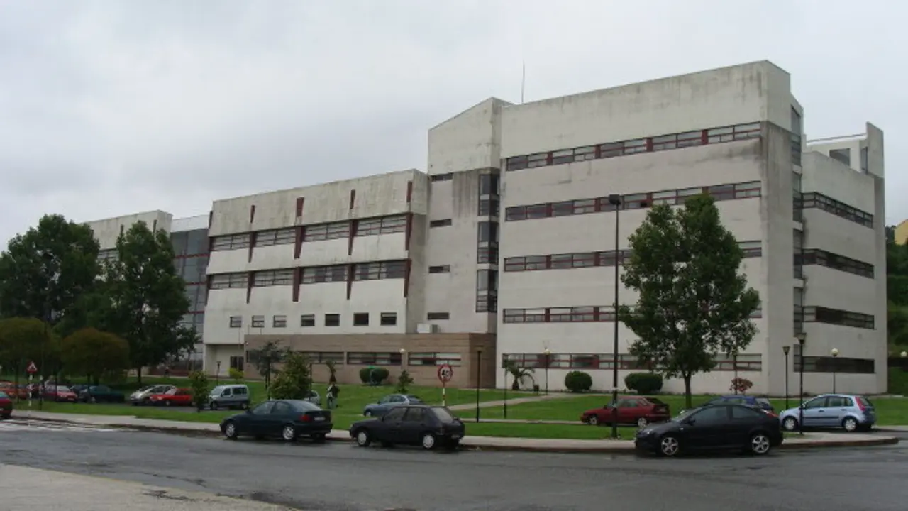 Facultade de Inform&aacute;tica da UDC (Foto: Galipedia).