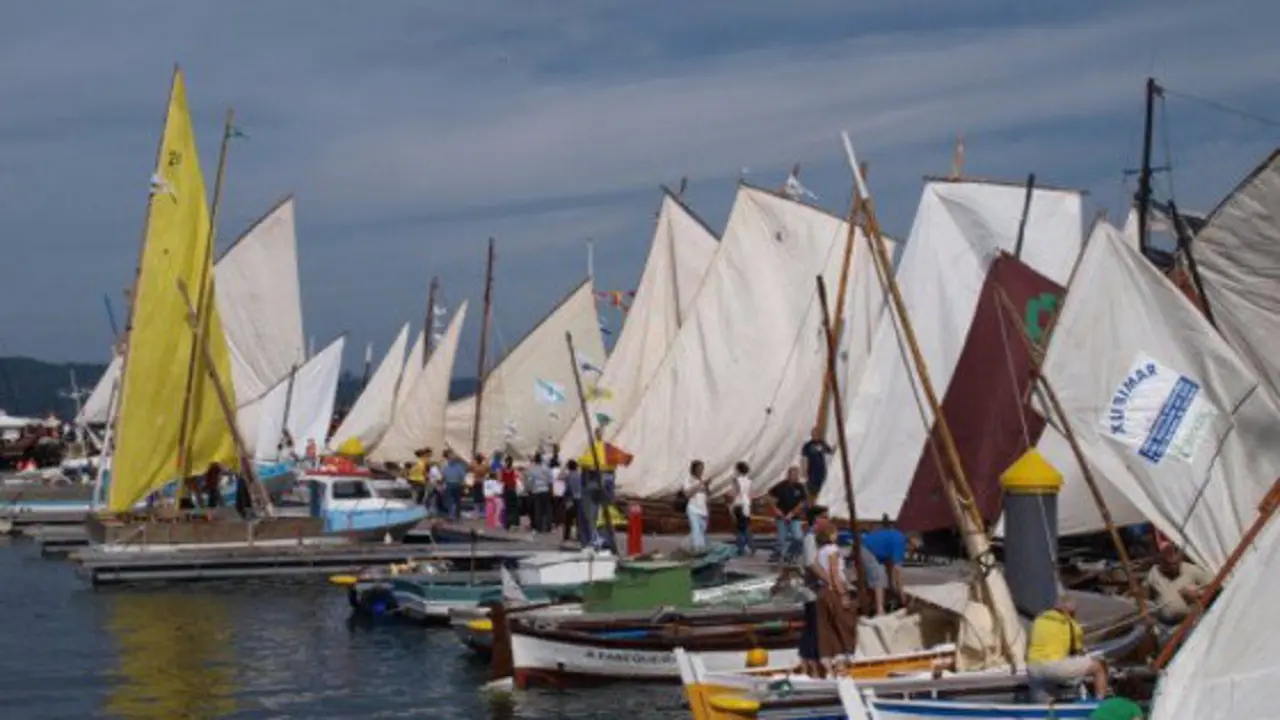 [Imaxe: Culturmar] Embarcaci&oacute;ns tradicionais en Muros