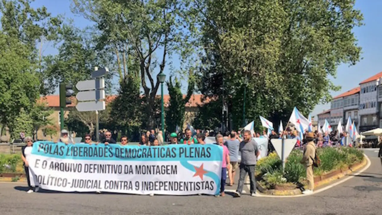 Manifestaci&oacute;n polo arquivo da causa contra os independentistas de Causa Galiza, 23 de abril de 2017