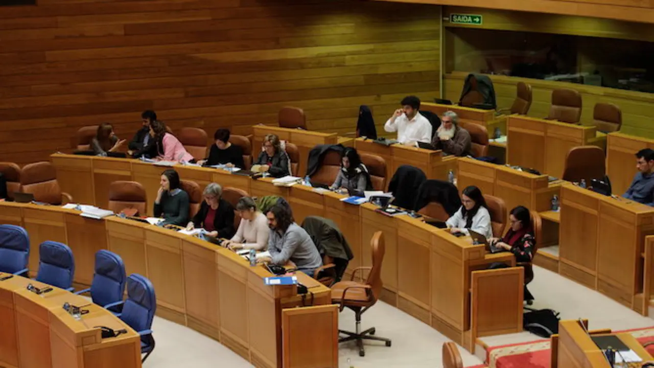 Bancadas da oposici&oacute;n no Parlamento galego. Debate ILP Mesa pola Normalizaci&oacute;n Ling&uuml;&iacute;stica sobre o avanzo do galego no &aacute;mbito socio-econ&oacute;mico.