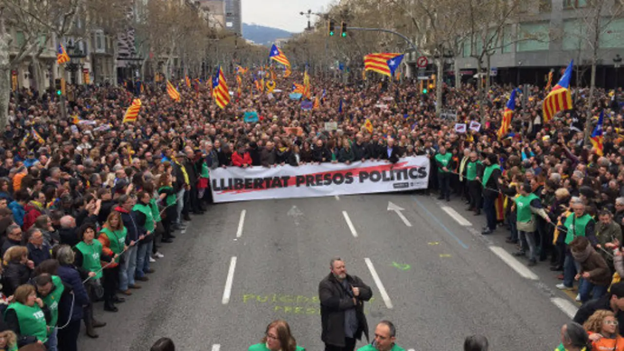 manifestaci&oacute;n catalunya puigdemont