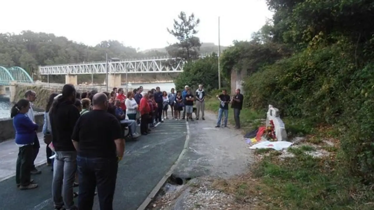 BARQUEIRO HOMENAXE