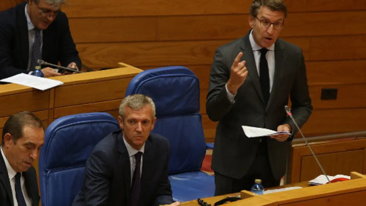 [Imaxe: SG] Feixoo no Parlamento