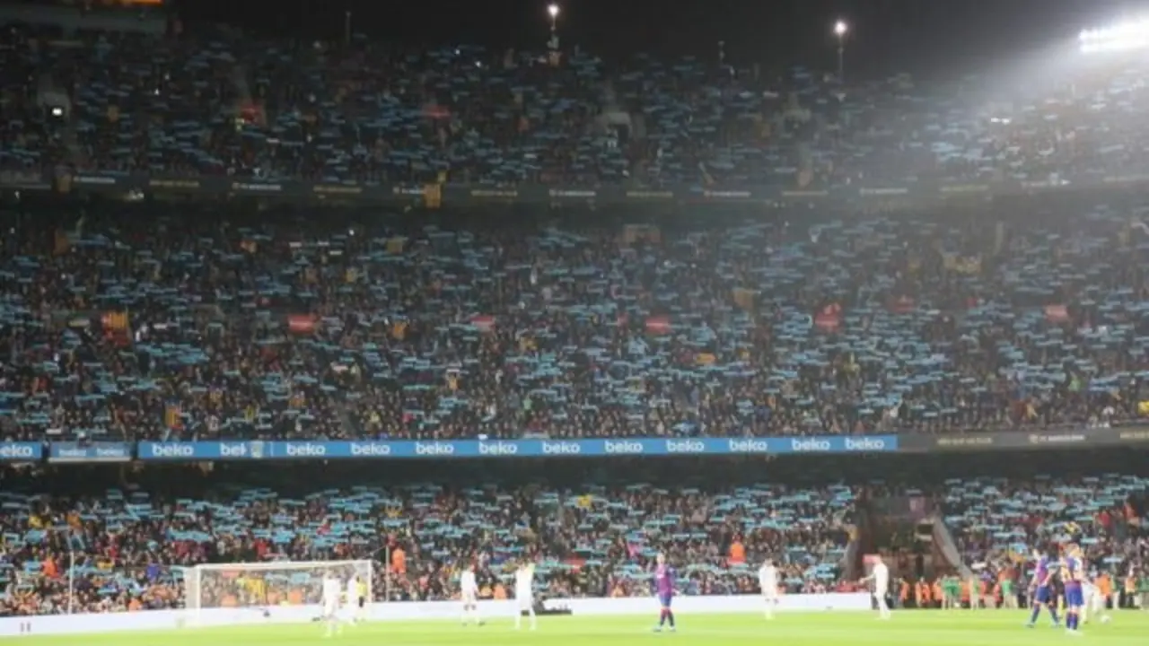 Protesto de Tsunami no Camp Nou (Naci&oacute; Digital)