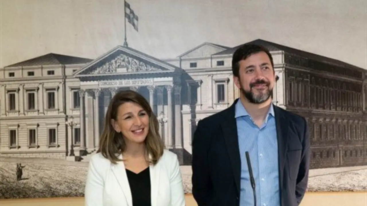 Yolanda D&iacute;az e Ant&oacute;n G&oacute;mez-Reino no Congreso (Europa Press)