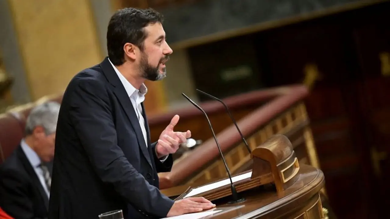 O deputado Ant&oacute;n G&oacute;mez-Reino na s&uacute;a intervenci&oacute;n no Congreso (Galicia en Com&uacute;n)