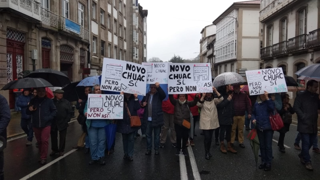 Veci&ntilde;as do barrio de Eir&iacute;s participaron na manifestaci&oacute;n do 9 de febreiro en defensa da sanidade p&uacute;blica (Imaxe: Chuac si, pero non as&iacute;).
