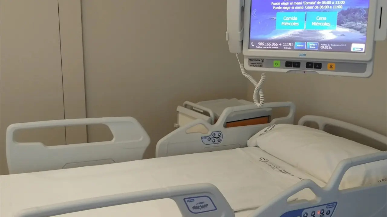 Dispositivo multimedia no Hospital &Aacute;lvaro Cunqueiro de Vigo. (Foto: Sergas)