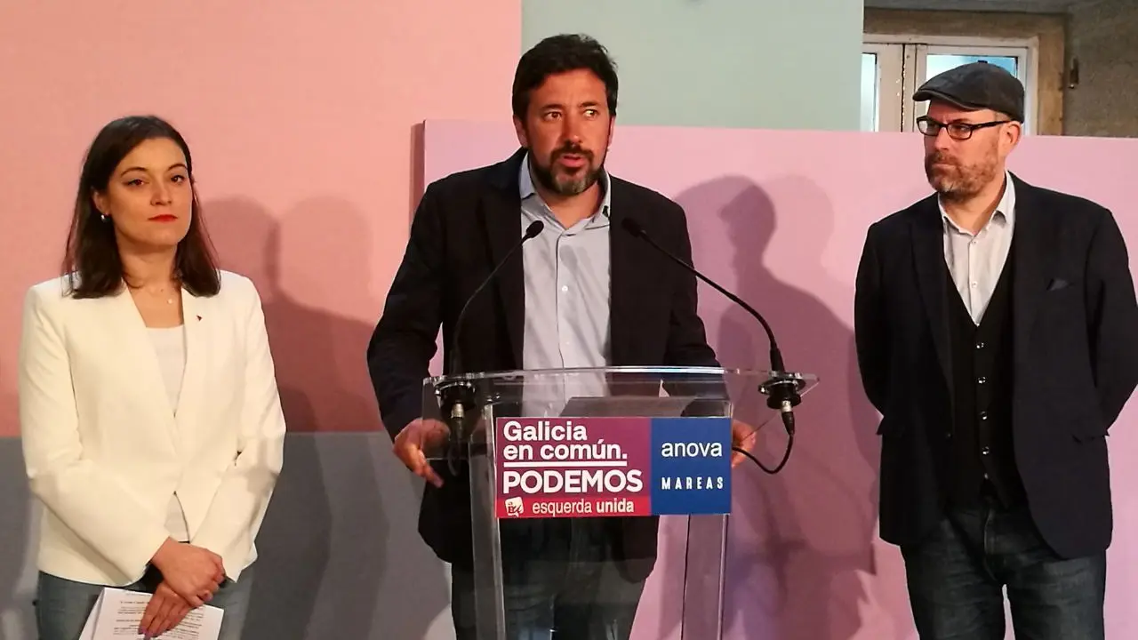 Eva Solla, Ant&oacute;n G&oacute;mez-Reino e Marti&ntilde;o Noriega (En Com&uacute;n-Anova).