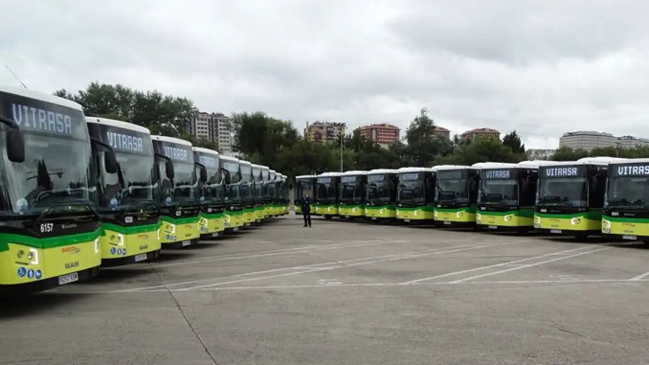 Autobuses de Vitrasa (Foto: N&oacute;s Diario).