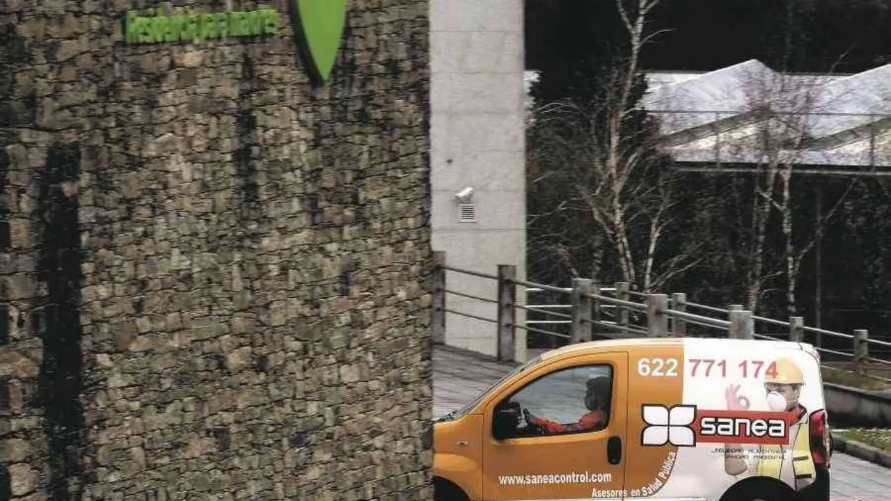 Entrada da residencia de DomusVi San L&aacute;zaro, en Santiago (Imaxe: Arxina)