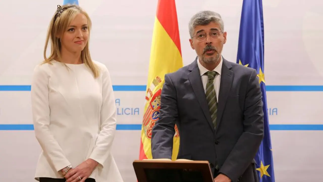 O director xeral de Maiores, Ildefonso de la Campa Montenegro, coa conselleira de Pol&iacute;tica Social, Fabiola Garc&iacute;a Mart&iacute;nez (Imaxe: xunta.gal)