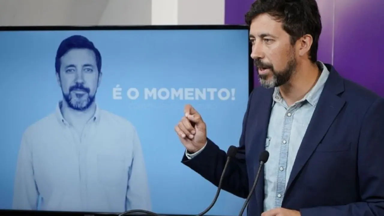 Ant&oacute;n G&oacute;mez-Reino presenta o lema de campa&ntilde;a de Galicia en Com&uacute;n (Imaxe: N&oacute;s Diario)