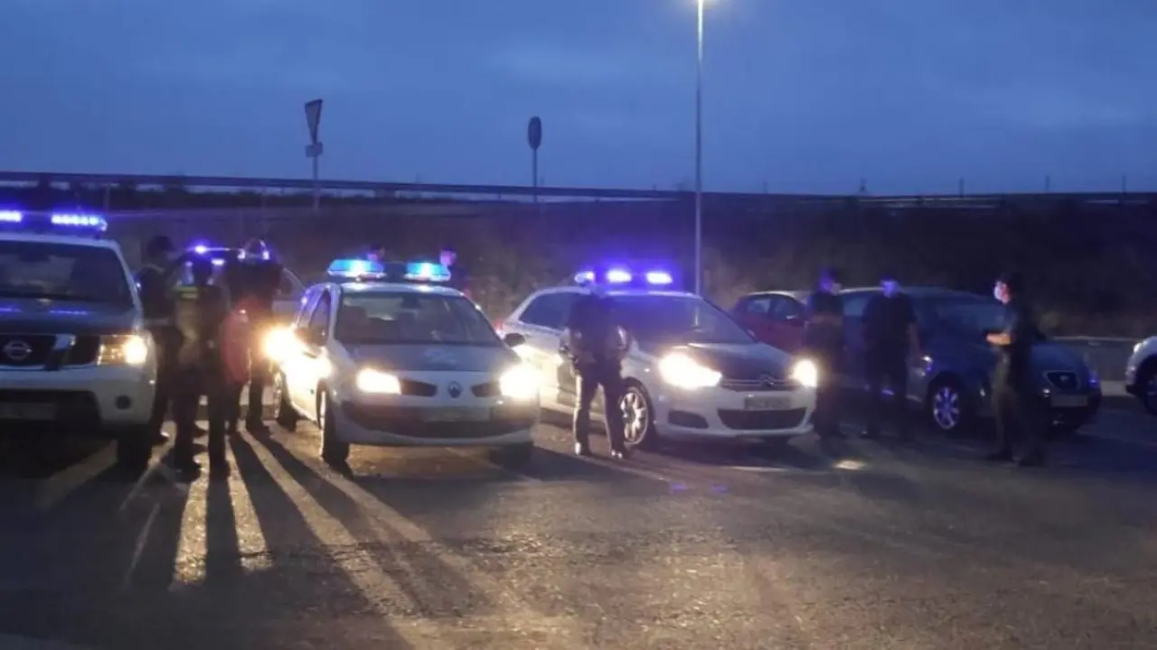 cangas, botell&oacute;n, garda civil, coronavirus