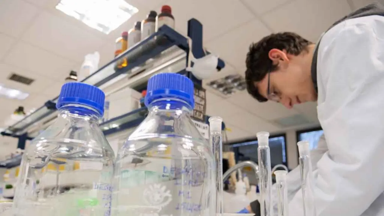 Laboratorio da USC (Foto: Arxina).
