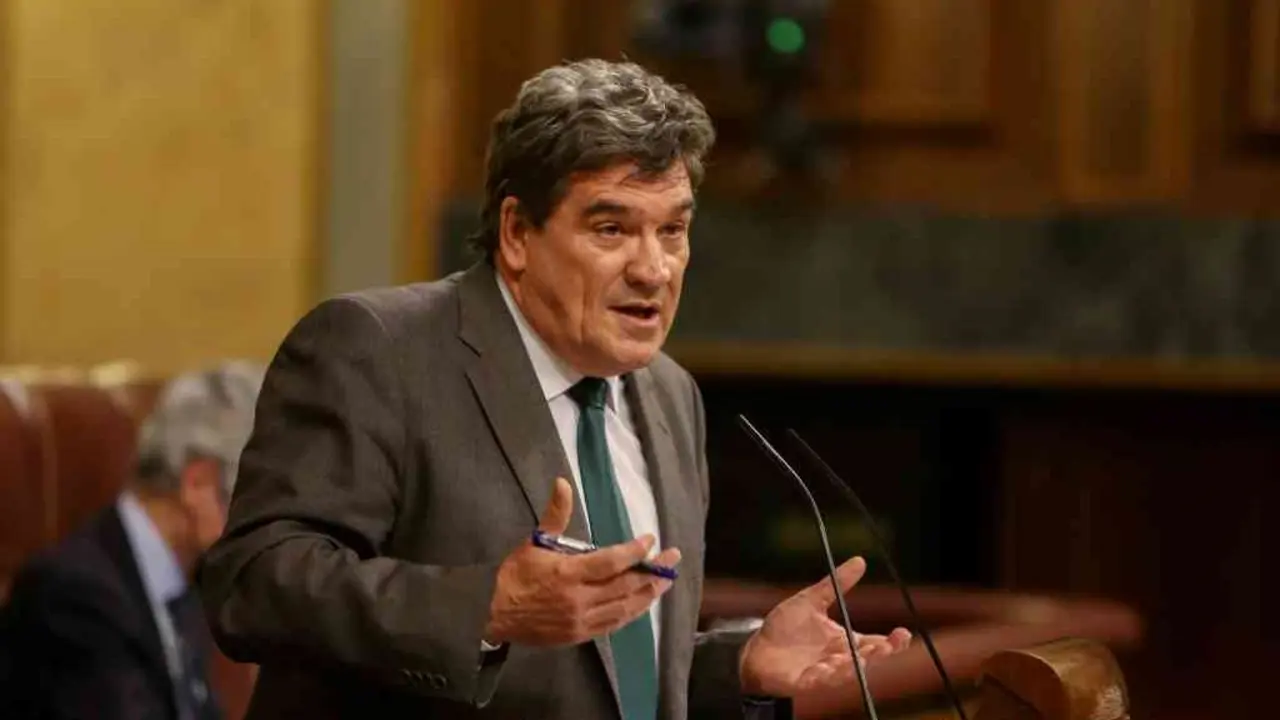 O ministro de Inclusi&oacute;n, Seguridade Social e Migraci&oacute;ns, Jos&eacute; Luis Escriv&aacute;, nunha recente intervenci&oacute;n no Congreso das Deputadas (Foto: R. Rubio / Europa Press).