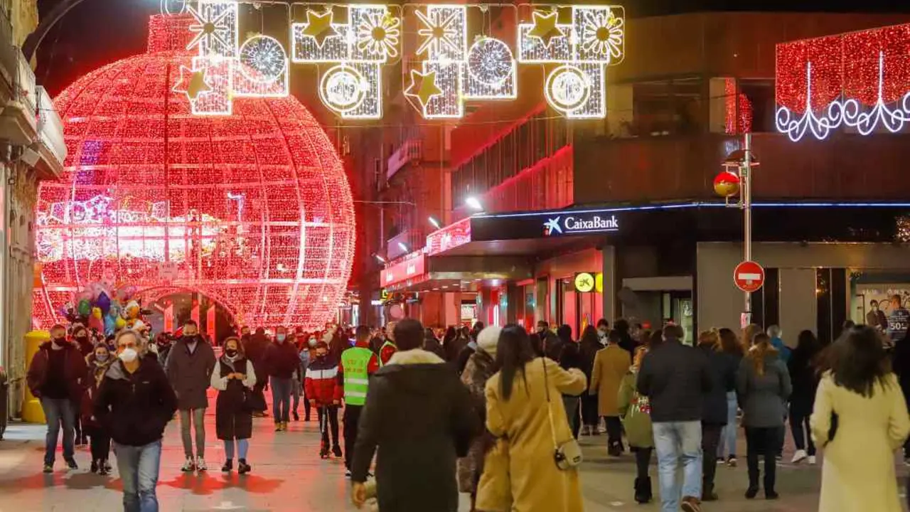 Luces de Nadal en Vigo (Foto: Europa Press).