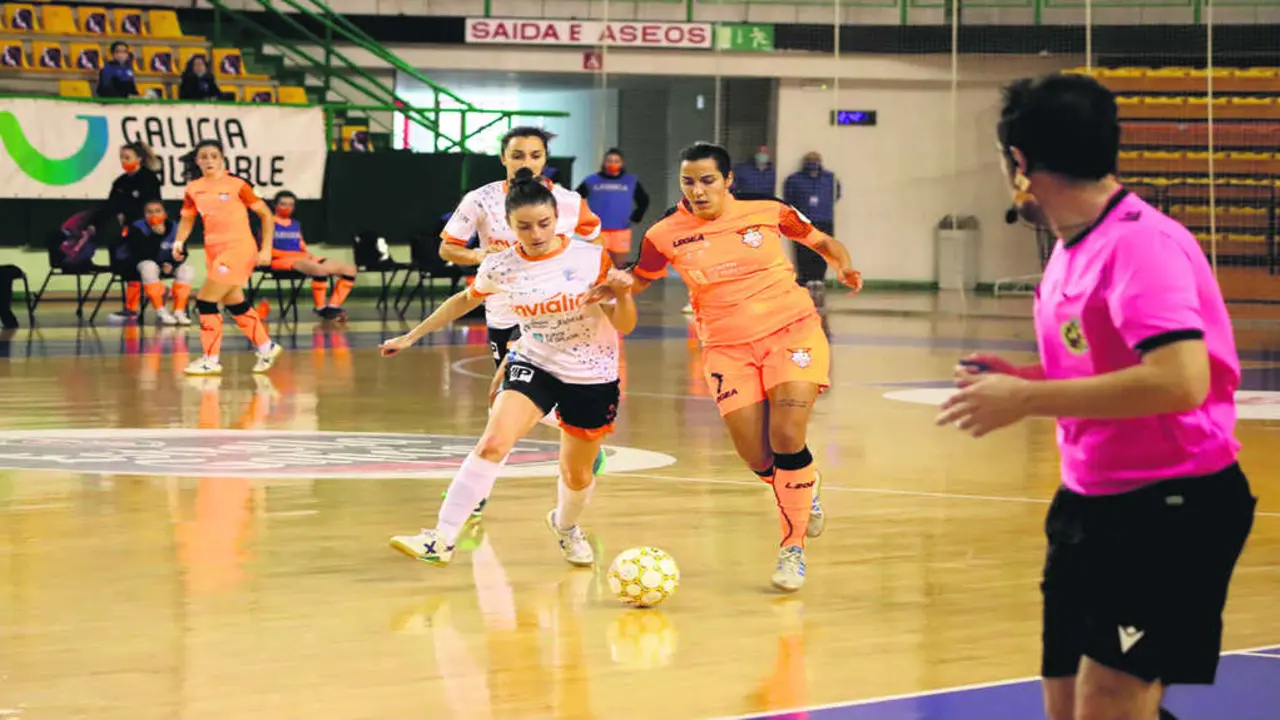 Ourense adxudicouse o &uacute;ltimo derbi ante o Amarelle por 2-1. (Foto: Viaxes Amarelle).