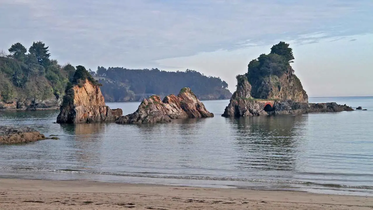 Illotes dos Castelos na praia de Covas