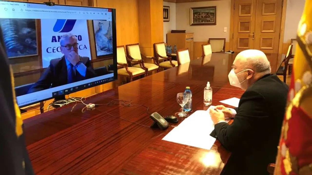 Reuni&oacute;n telem&aacute;tica entre representantes das d&uacute;as instituci&oacute;ns. (Foto: Delegaci&oacute;n do Goberno espa&ntilde;ol)