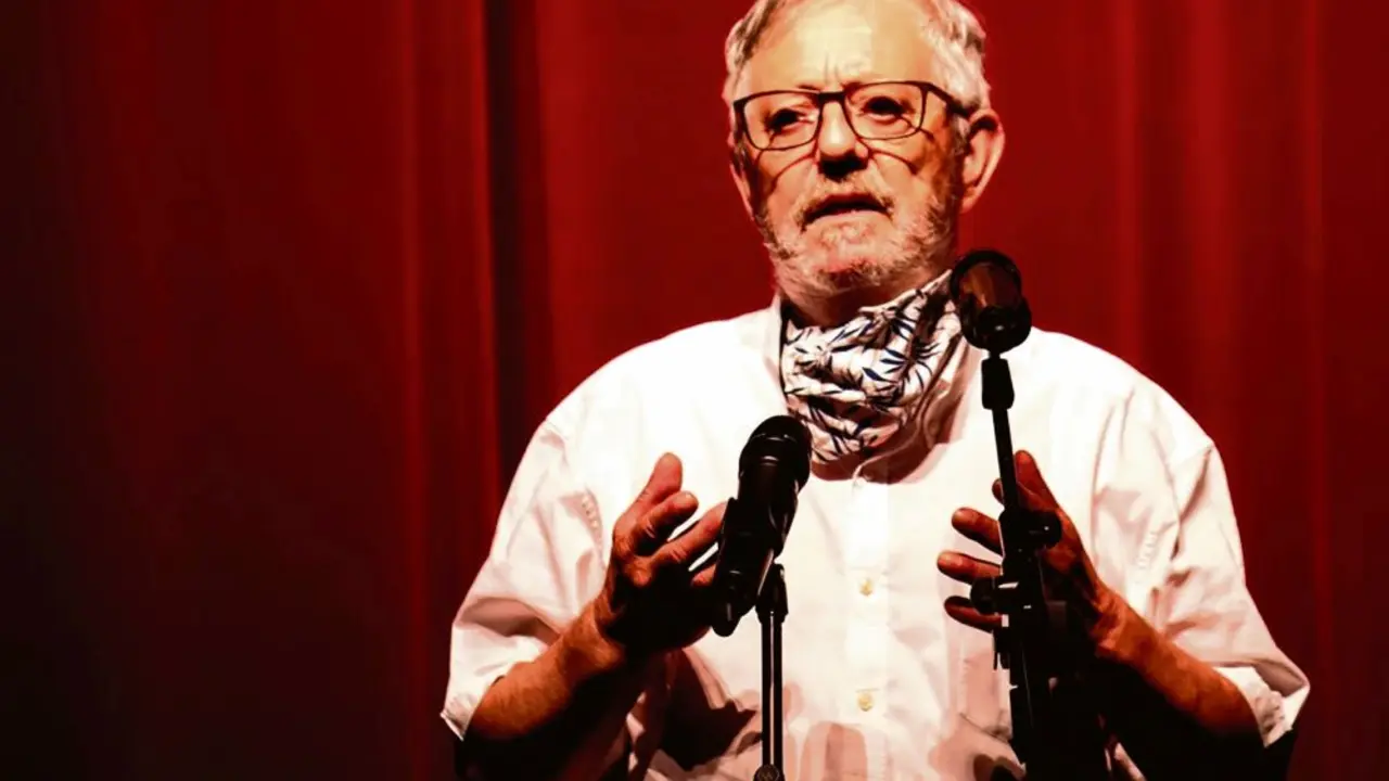 Xos&eacute; Manuel Pazos inaugurando a Mostra de Teatro de Cangas | Foto: Pro Light Estudio