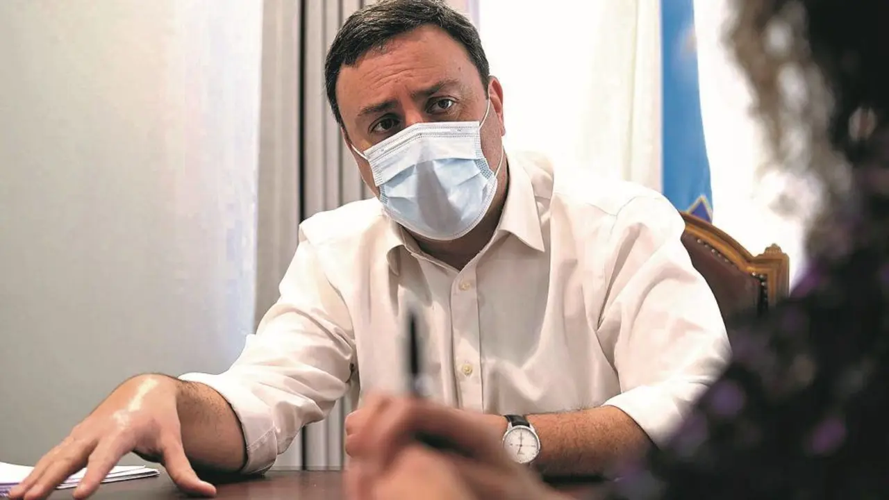 Valent&iacute;n Gonz&aacute;lez Formoso, no seu despacho da Deputaci&oacute;n da Coru&ntilde;a. (Foto: Deputaci&oacute;n da Coru&ntilde;a)