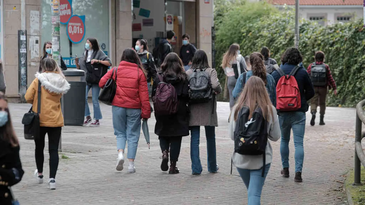 As mulleres son as m&aacute;is prexudicadas. Entre elas as que te&ntilde;en unha peor situaci&oacute;n son as m&aacute;is mozas (Arxina)
