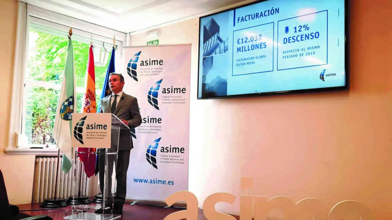 O director de Asime, Enrique Mall&oacute;n, na presentaci&oacute;n do informe (Asime)