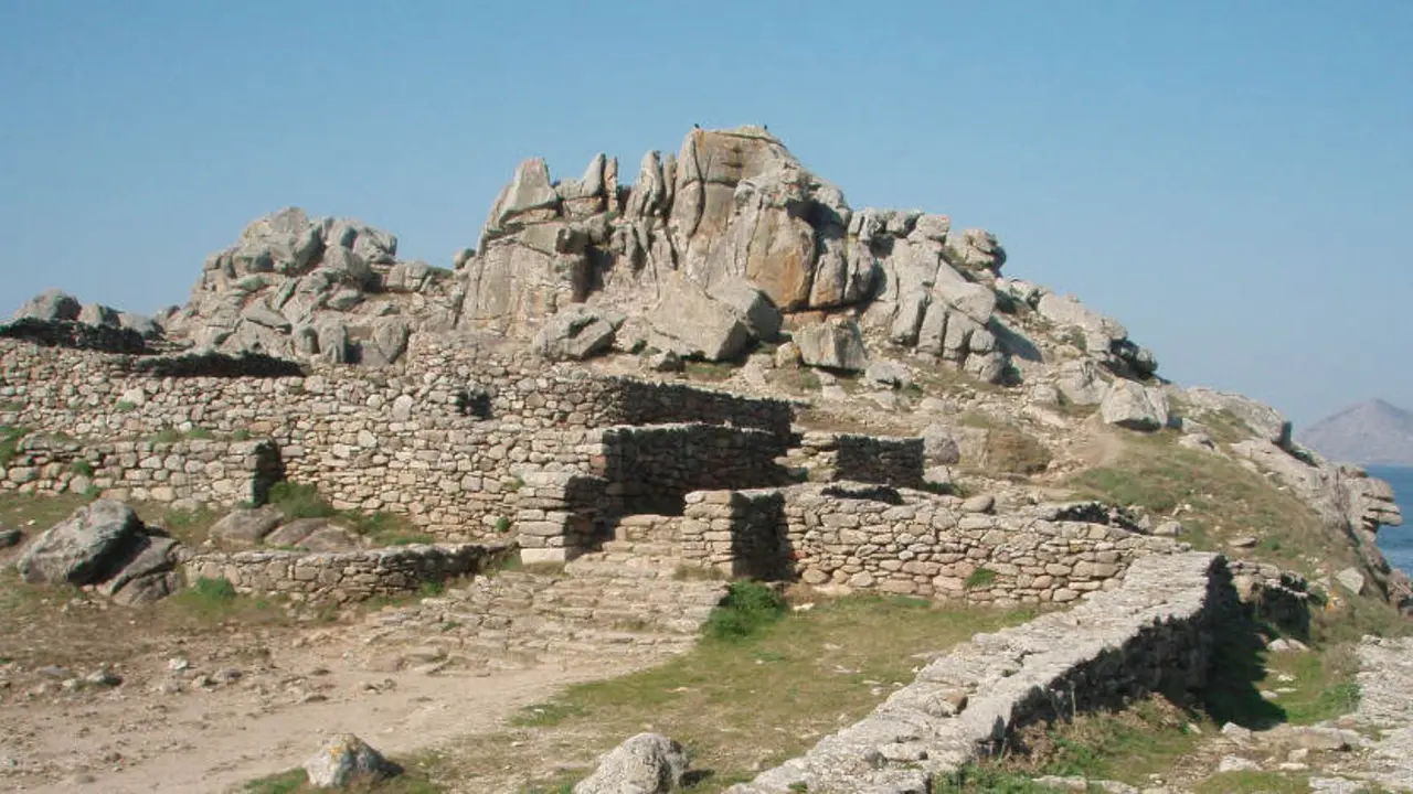 Castro de Baro&ntilde;a, en Porto do Son