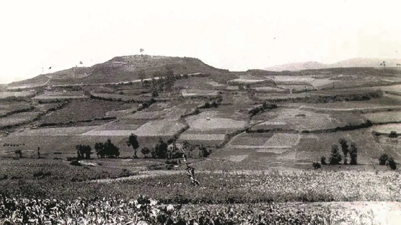 Castro de Elvi&ntilde;a nos anos 50. (Foto: Jos&eacute; Mar&iacute;a Luengo) #elvi&ntilde;a #castro #castros #acoru&ntilde;a #coru&ntilde;a #conf&iacute;ndosverdescastrosevalerosoclan
