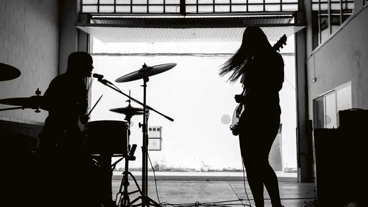 A banda nunha imaxe do videoclip de 'Agitar'