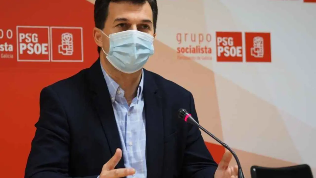 O secretario xeral do PSdeG, Gonzalo Caballero, en rolda de prensa (Foto: Europa Press)