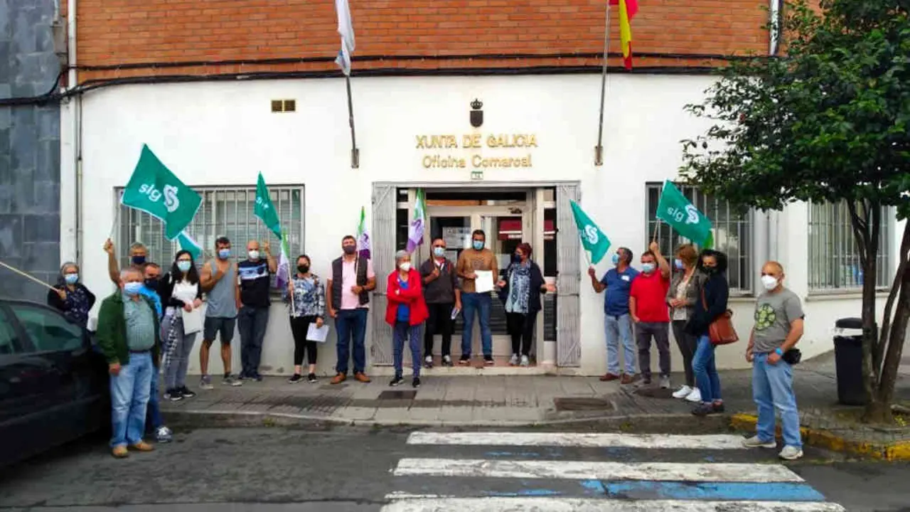 Concentraci&oacute;n de gandeiras e gandeiros en Lal&iacute;n (N&oacute;s Diario).