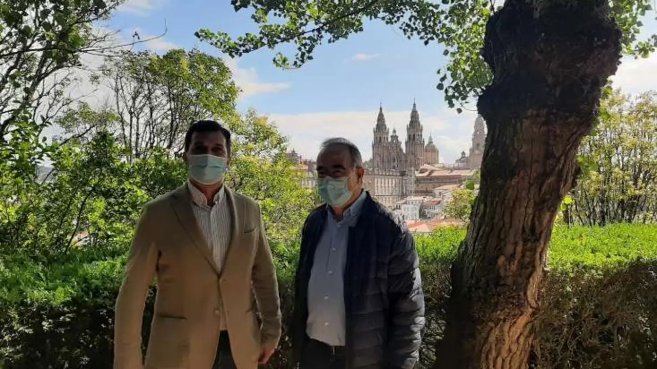 Gonzalo Caballero e Xos&eacute; S&aacute;nchez Bugallo na comparecencia coxunta deste s&aacute;bado en Santiago de Compostela. (Foto: Europa Press)
