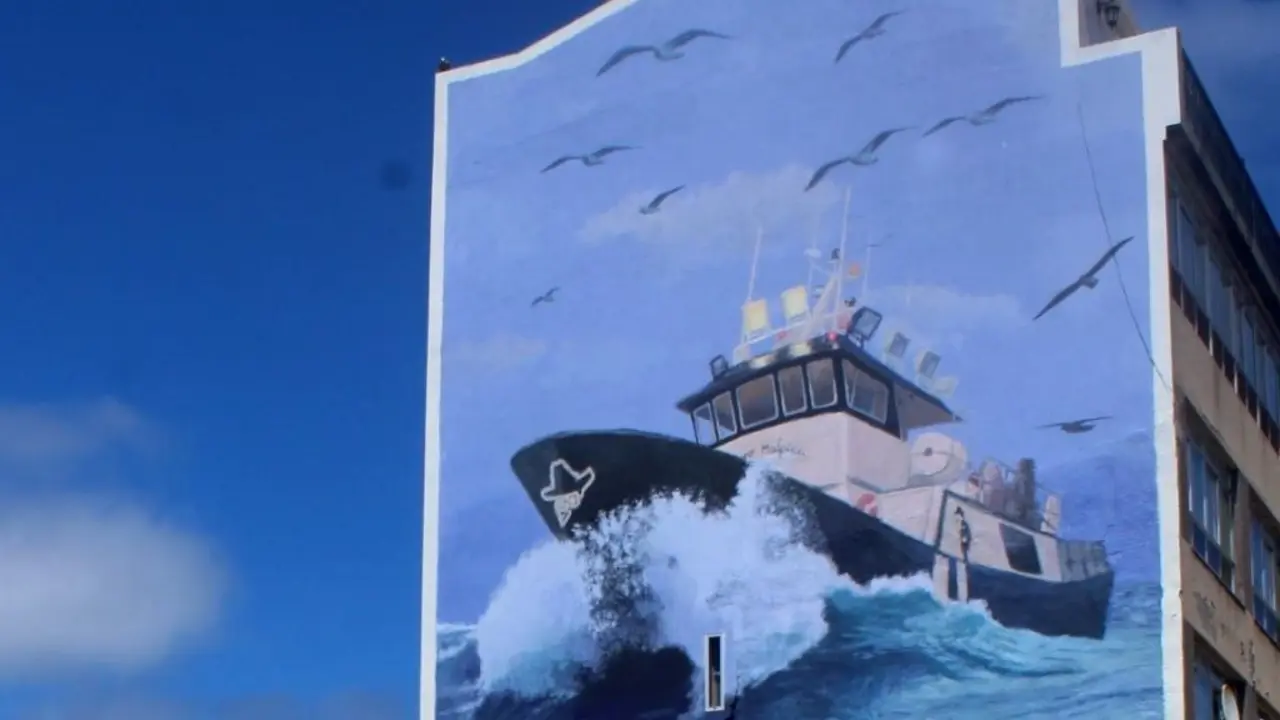 Yoseba Muruz&aacute;bal tivo que borrar as referencias a Castelo do seu mural polas presi&oacute;ns dun veci&ntilde;o fil&aacute;ntropo. (Foto: Yoseba MP).