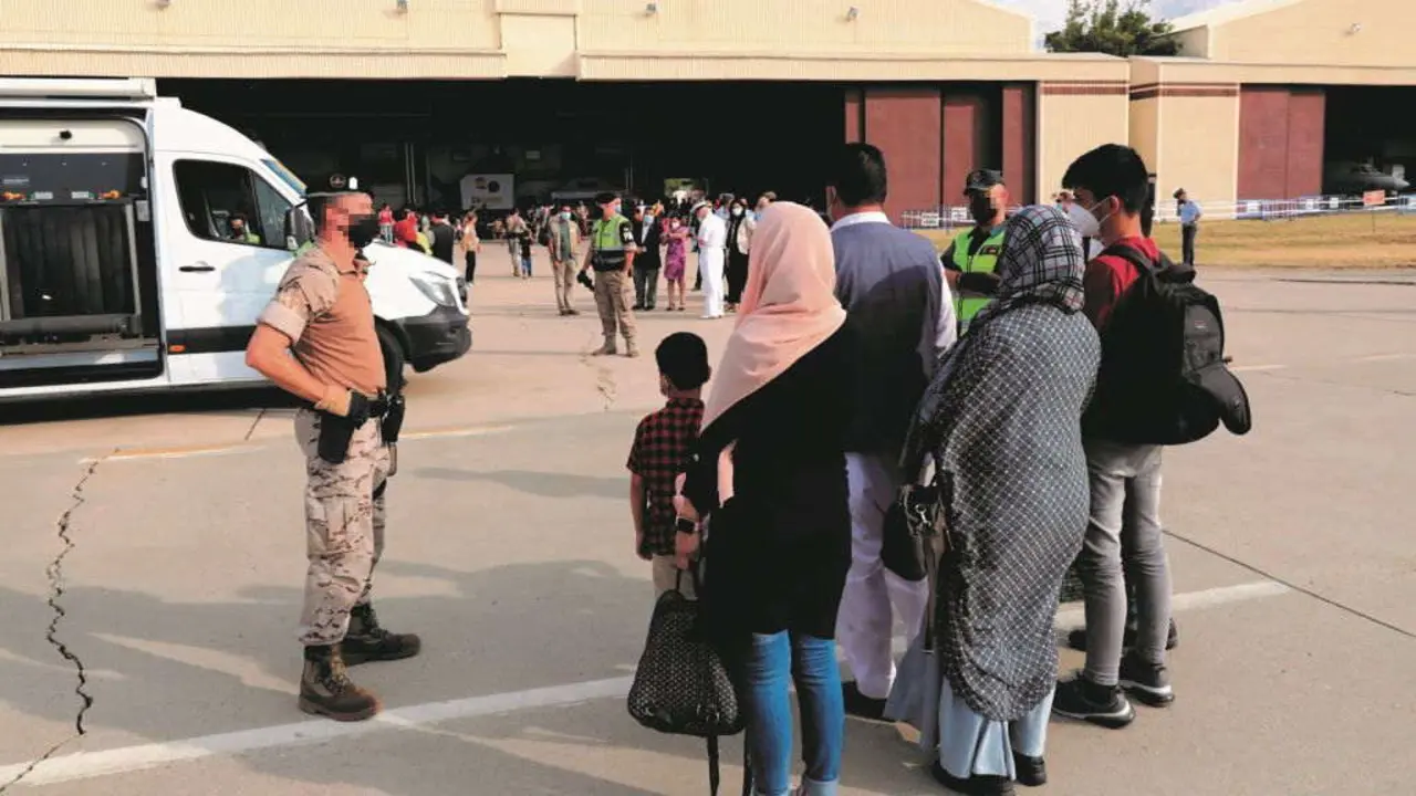 Colaboradores afg&aacute;ns dos pa&iacute;ses da OTAN na base madrile&ntilde;a de Torrej&oacute;n. (Foto: Europa Press)