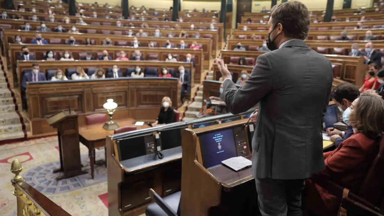 Pablo Casado dir&iacute;xese ao pleno do Congreso na sesi&oacute;n de control ao Goberno espa&ntilde;ol decorrida onte. (Foto: Eduardo Parra / Europa Press)