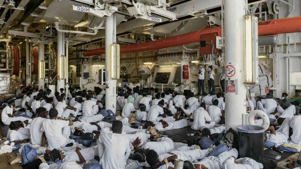 Interior do buque fretado por M&eacute;dicos Sen Fronteiras para rescatar migrantes no Mediterr&aacute;neo. (Foto: Filippo Taddei / M&eacute;dicos Sen Fronteiras)