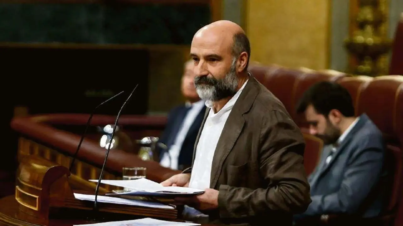 O deputado nacionalista N&eacute;stor Rego durante unha  intervenci&oacute;n no Congreso. (Foto: N&oacute;s Diario)